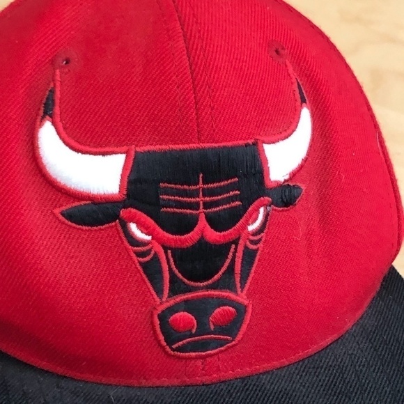 MITCHELL & NESS Chicago Bulls Trucker Hat - NEW - Picture 4 of 16